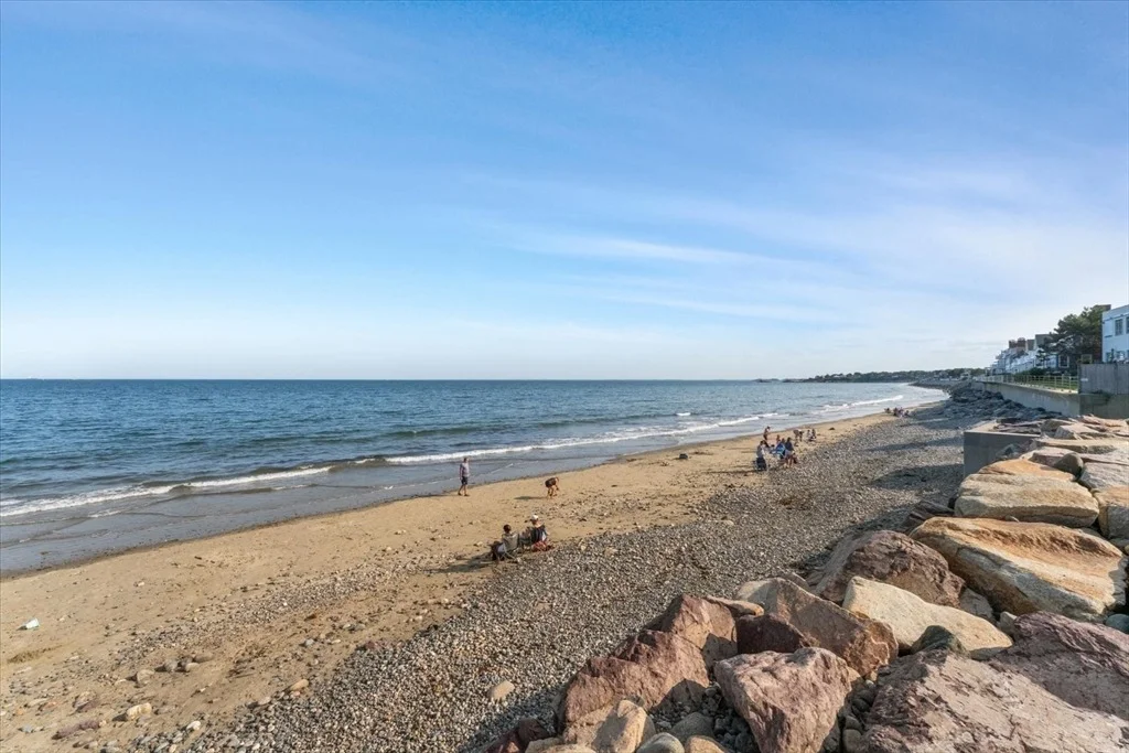 Photo of 17 Preston Beach Rd