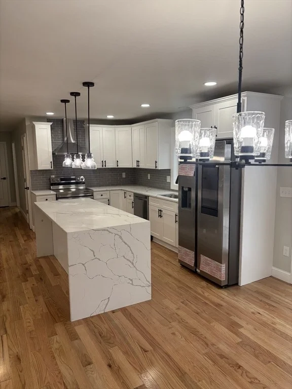 Photo of 106 Almira