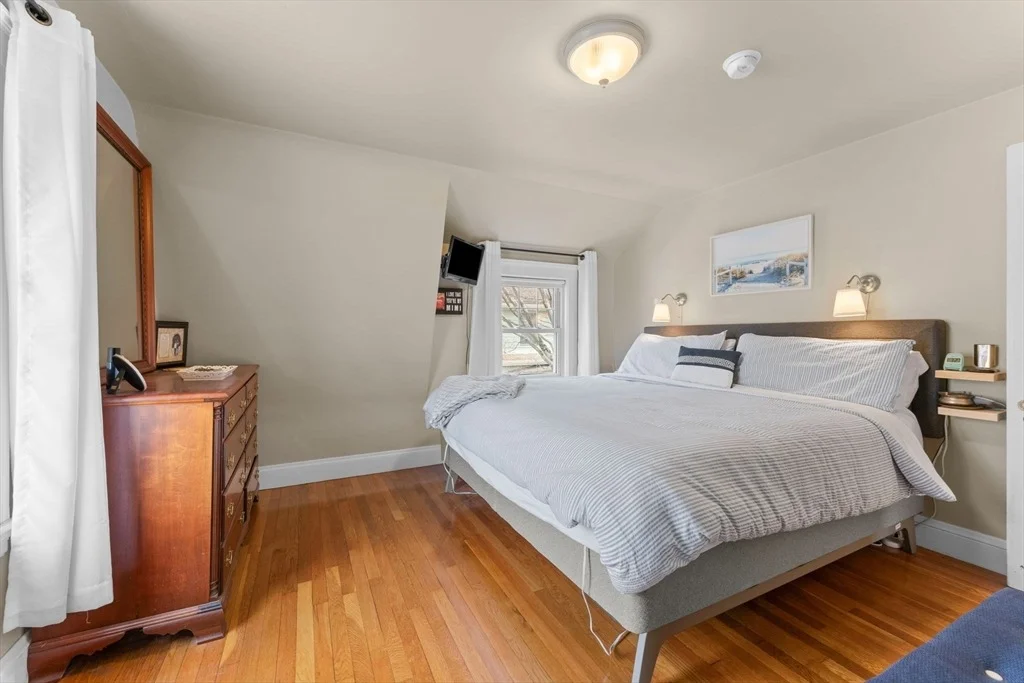 Photo of 15 Damon St