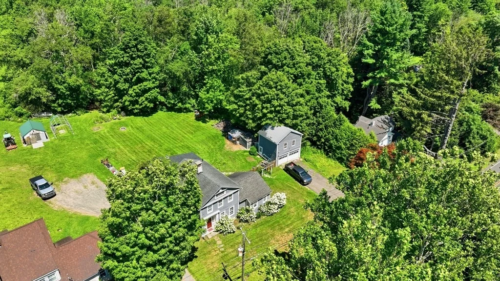 Photo of 1572 Main Rd