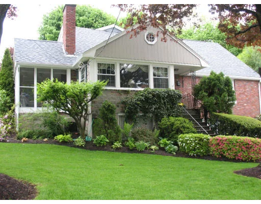 Photo of 18 Albamont Road