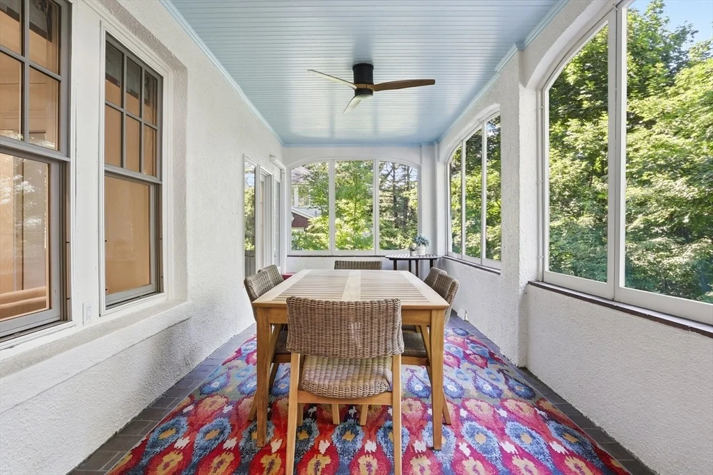 Photo of 6 Oakmount Circle