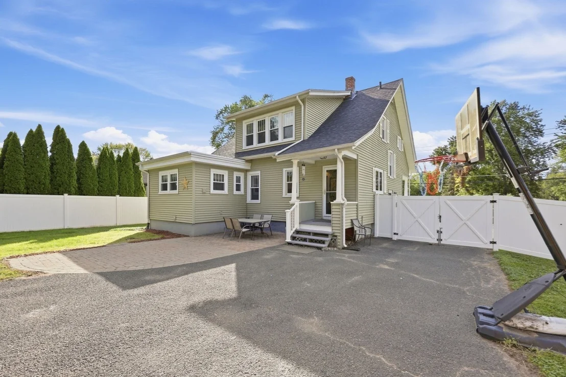 Photo of 154 Ely Ave