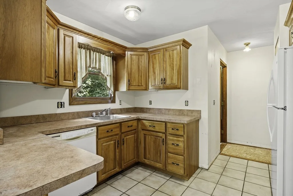 Photo of 800 Town Farm Rd