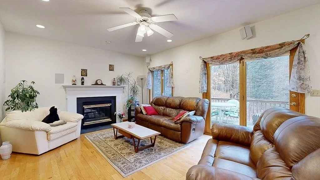 Photo of 51 Sheffield Dr
