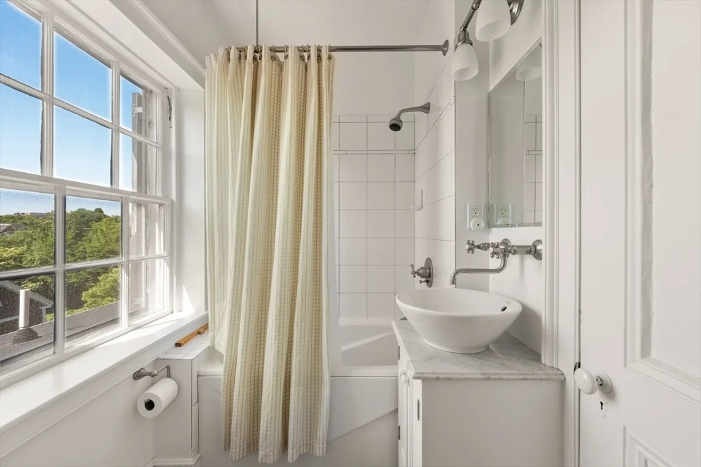 Photo of 33 Chestnut St