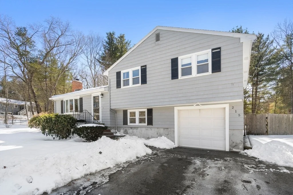 Photo of 215 Briar Lane