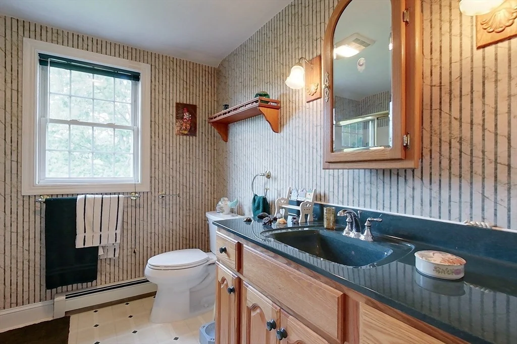 Photo of 220 River Rd