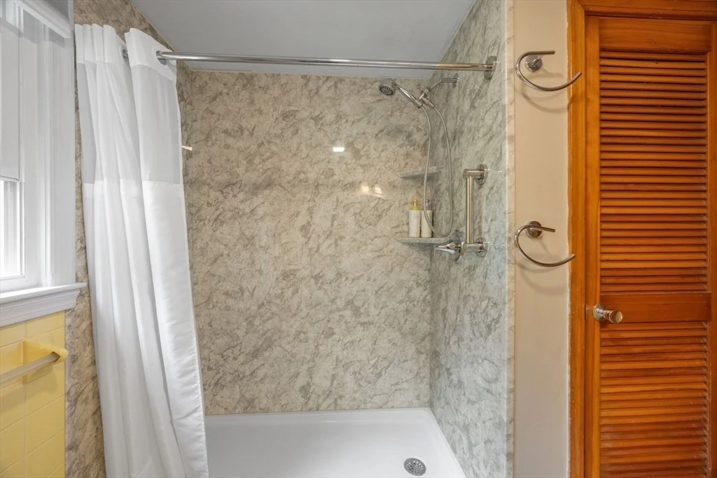 Photo of 105 Taramac Rd