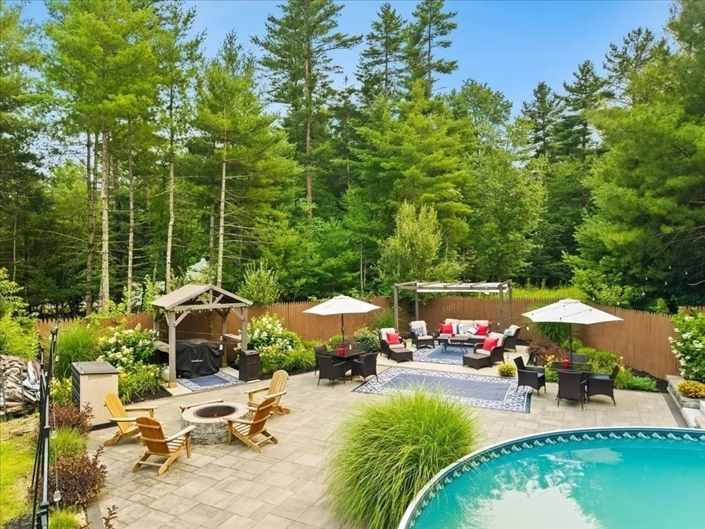 Photo of 8 Paddock Cir