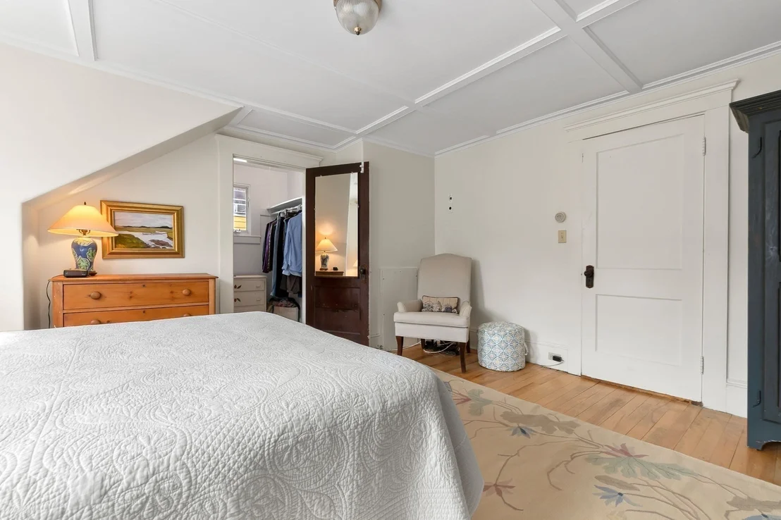 Photo of 10 Giddings Avenue