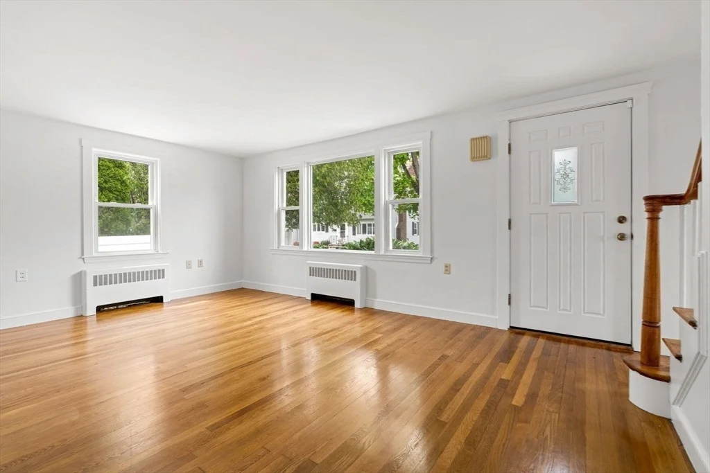 Photo of 13 Munroe Ave