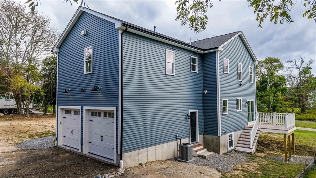 Photo of 661 Main St