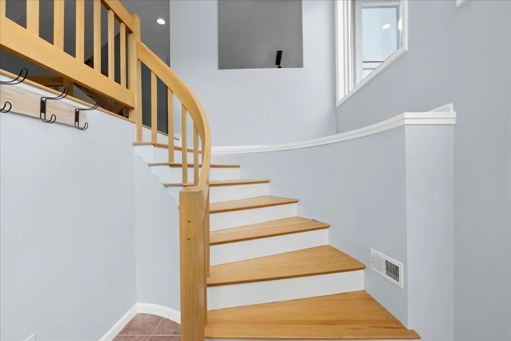 Photo of Unit 38C at 343 Captain Eames Cir