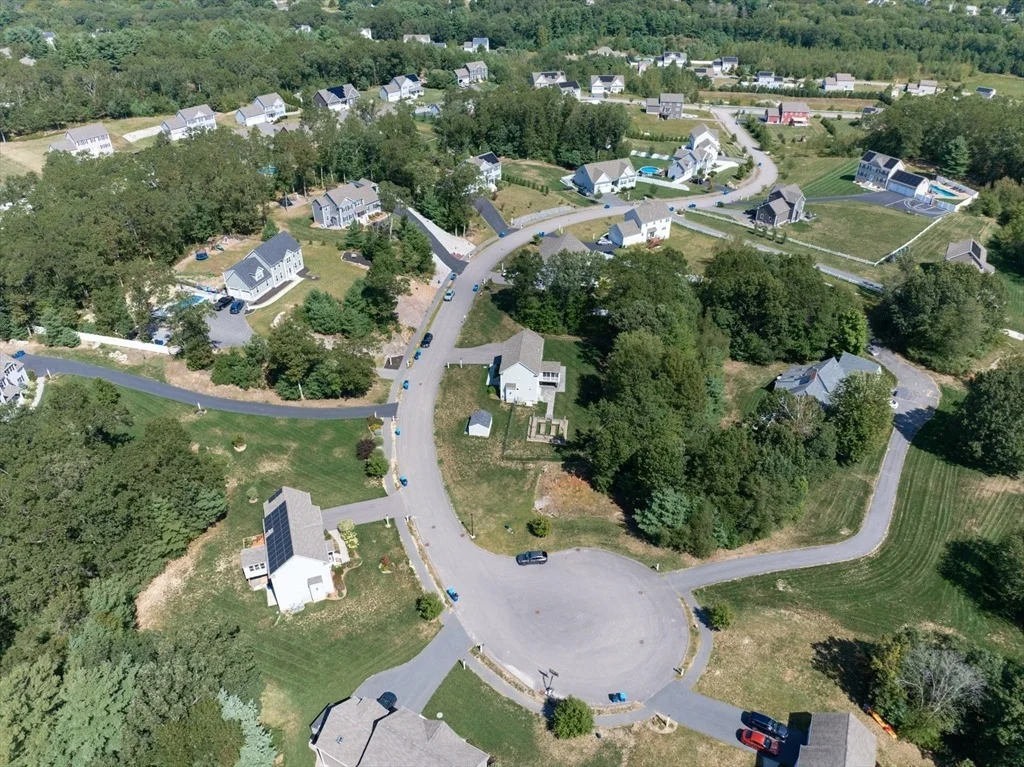 Photo of 11 Willow Brook Ln