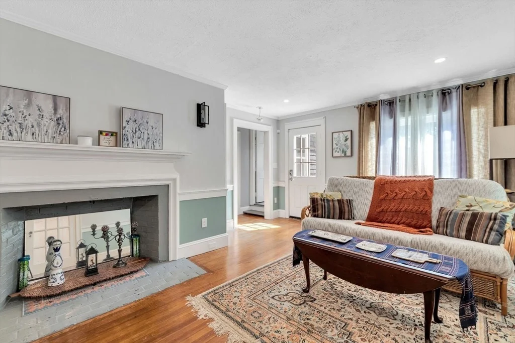 Photo of 44 Maple Avenue