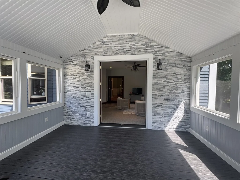Photo of 165 Blackstone St