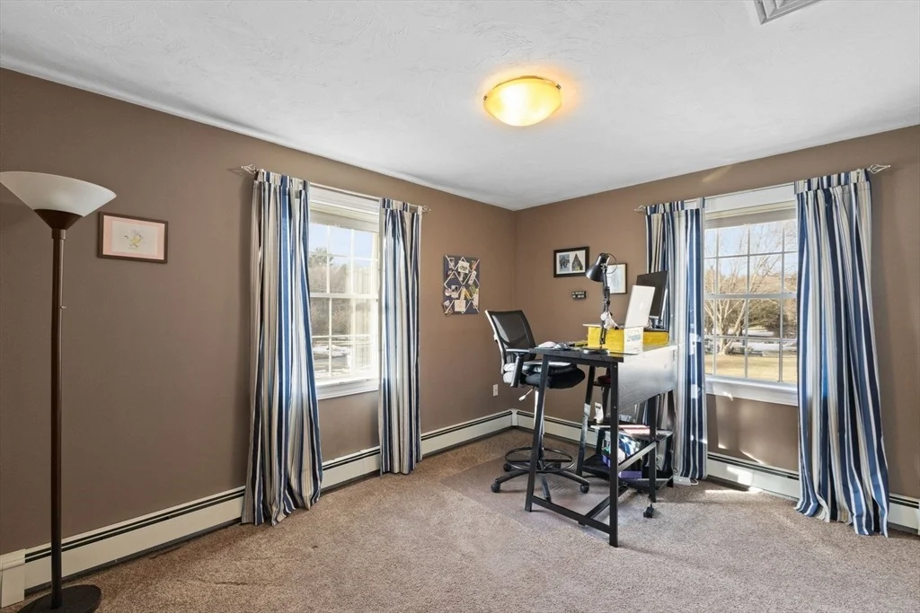 Photo of 40 Tabway Ln