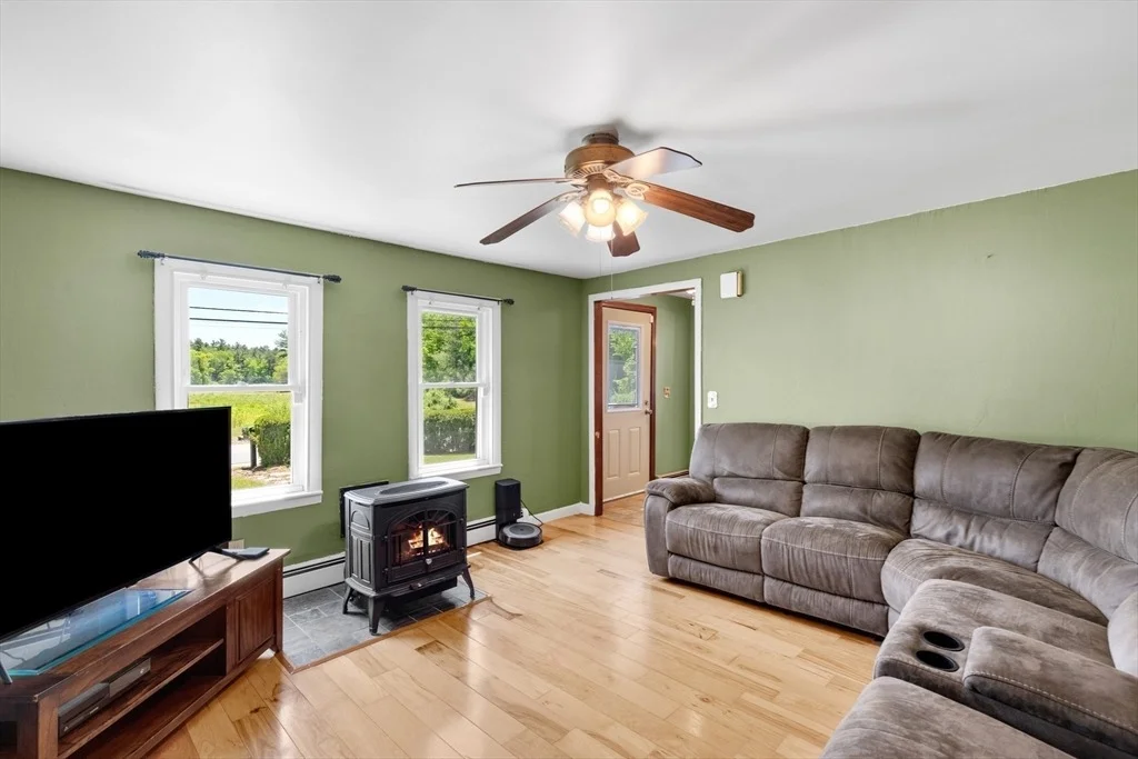 Photo of 189 Blackmore Pond Rd