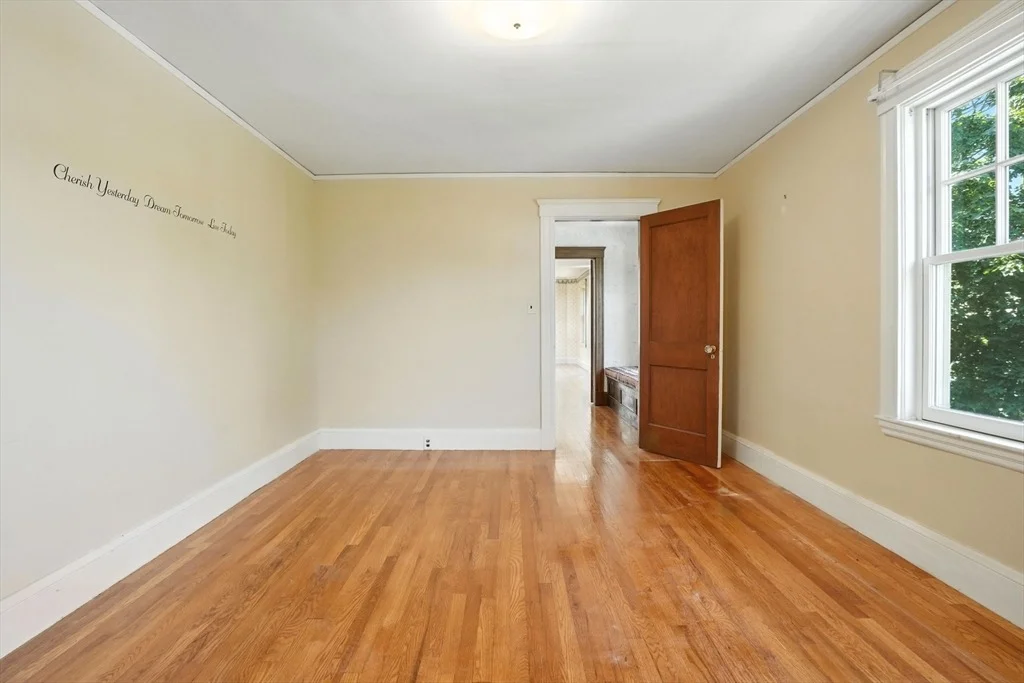 Photo of 83 Traincroft