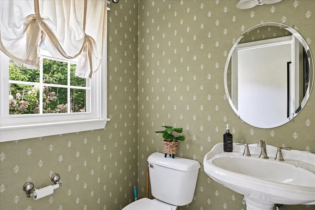 Photo of 31 Pond View Dr