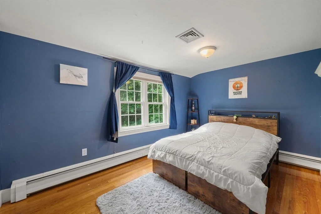 Photo of 595 Forest St