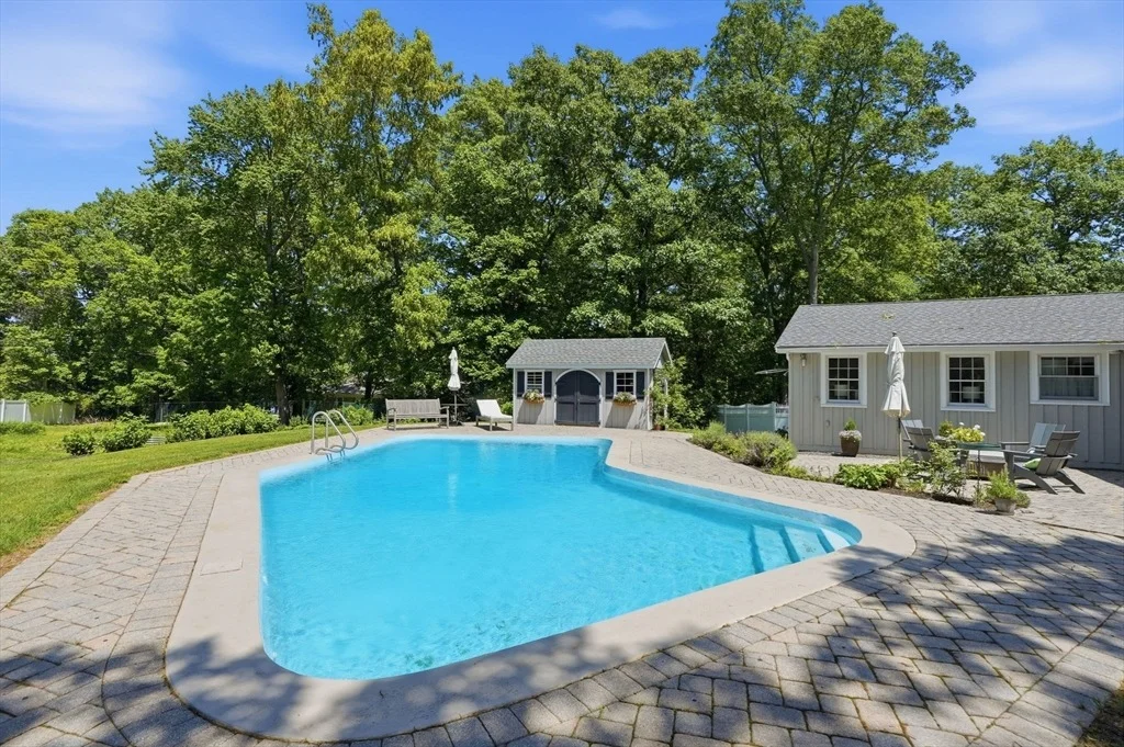 Photo of 10 Boulder Glen Rd