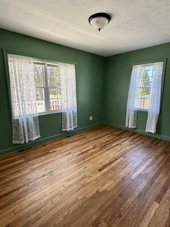 Photo of 27 Mayflower Circle