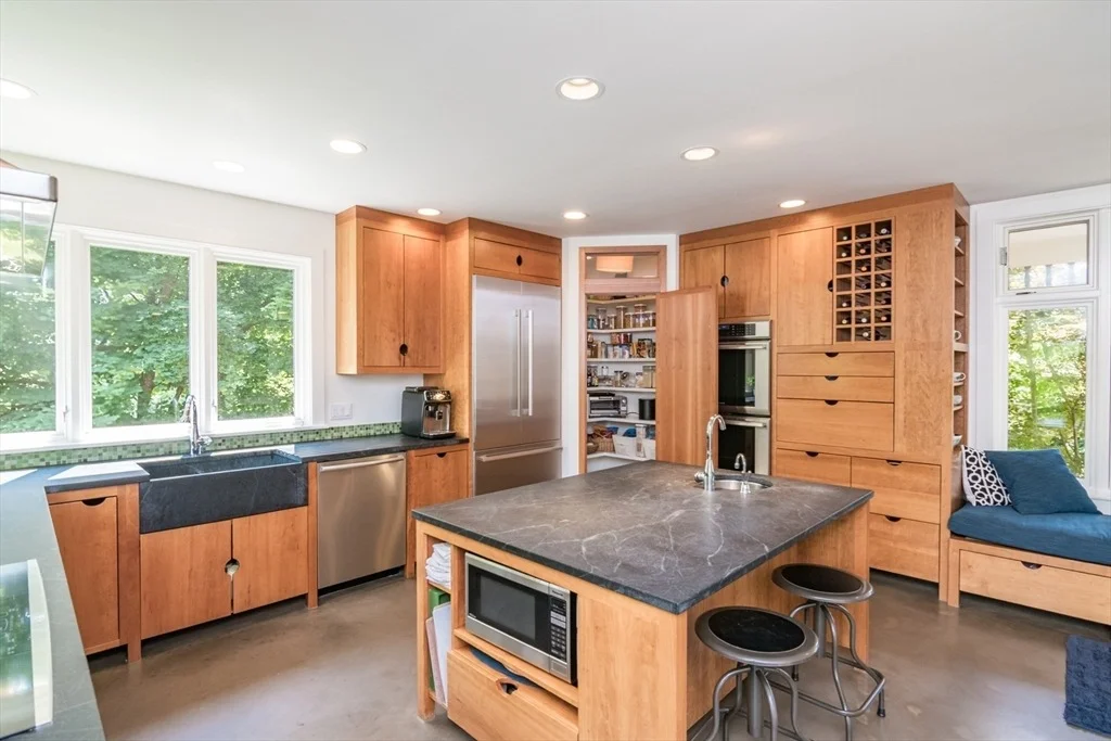 Photo of 75 Lyman Rd