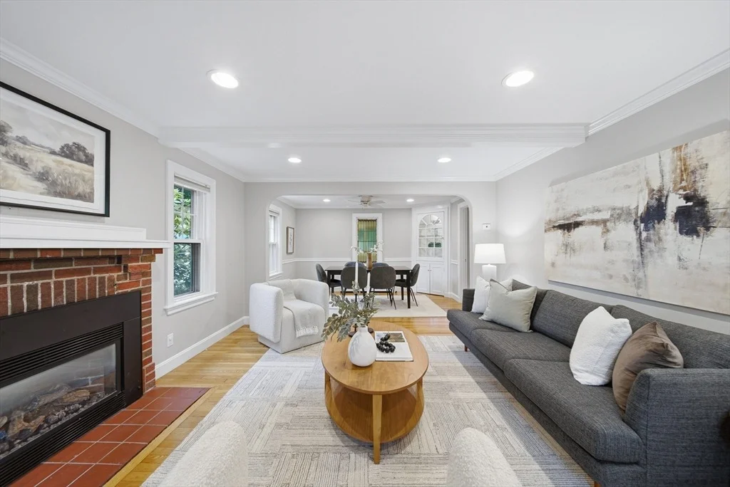 Photo of 8 Brackett Ave