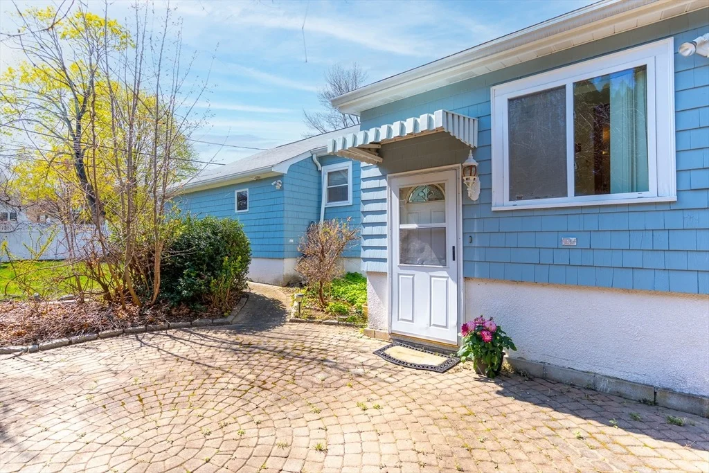 Photo of 12 Longmeadow Rd