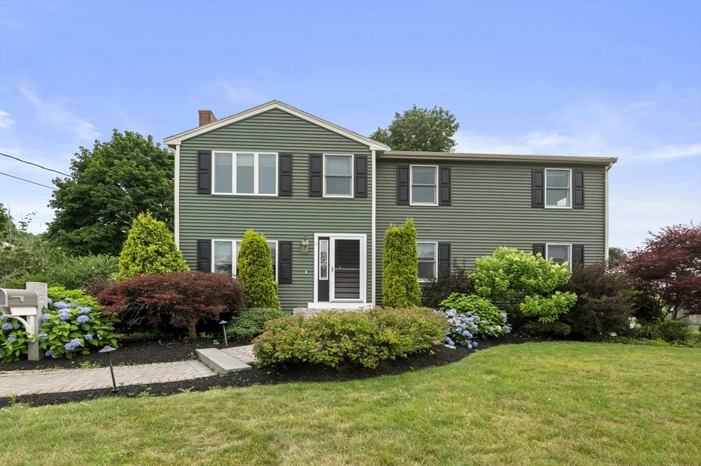 Photo of 4 Raymond Cir