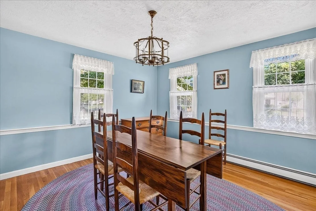 Photo of 293 Mayflower Cir