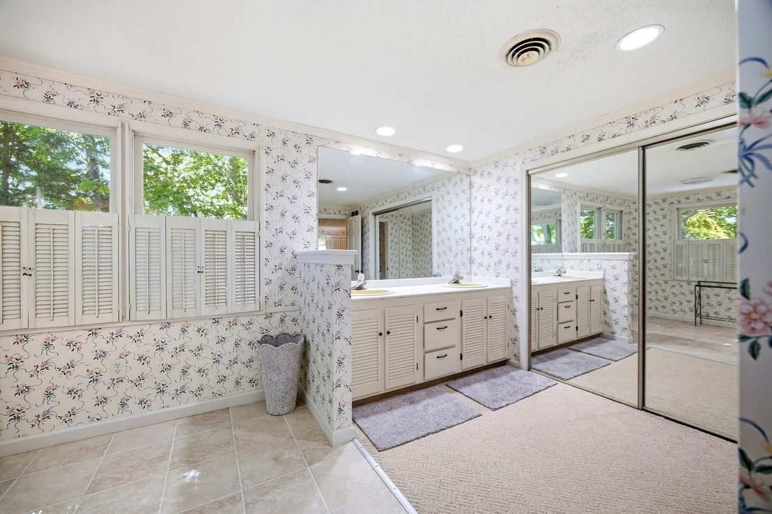 Photo of 64 Cambridge Cir