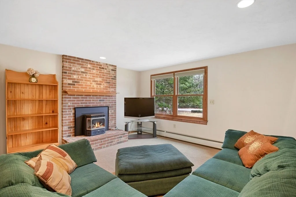Photo of 92 Baptist Common Rd