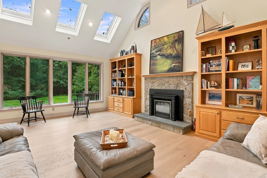 Photo of 9 Fox Run Dr