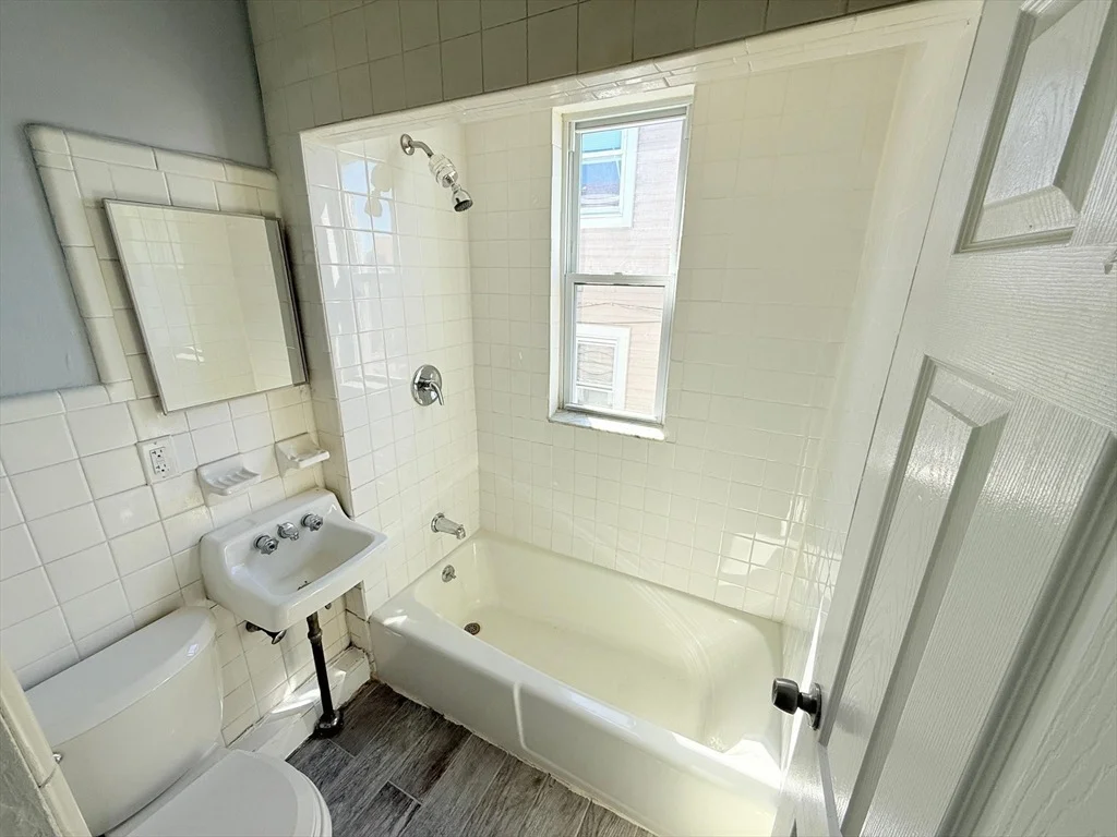 Photo of Unit B at 20 Ferry St
