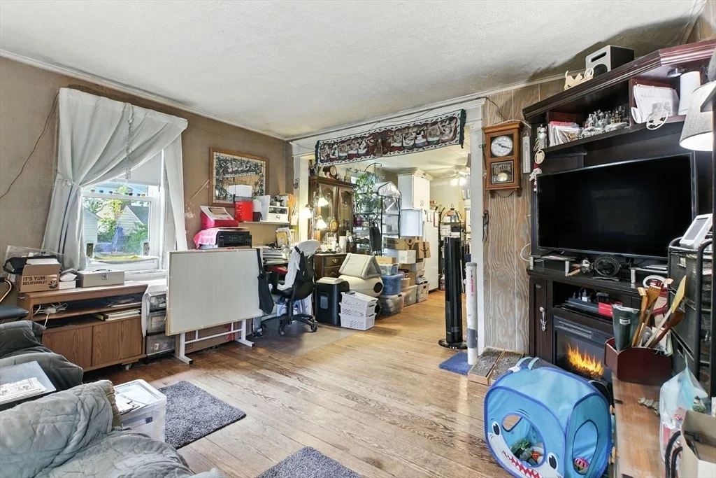 Photo of 2 Lyons St