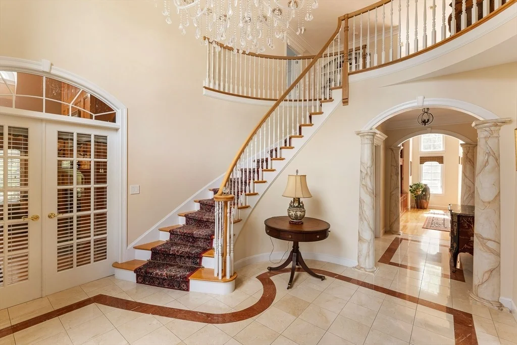 Photo of 8 Buttonwood Dr