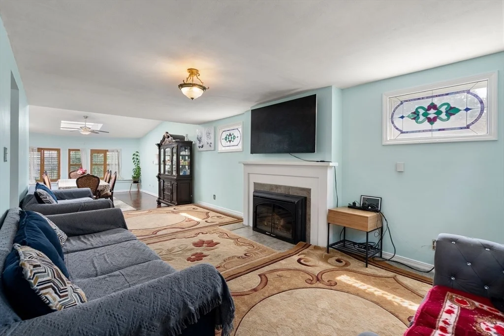 Photo of 423 Tiffany St