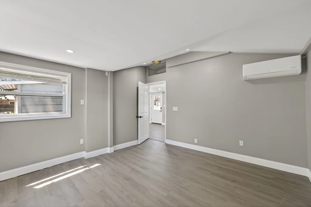 Photo of 370 Pleasant St