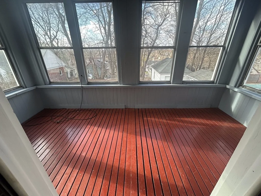 Photo of 122 Bellevue Ave