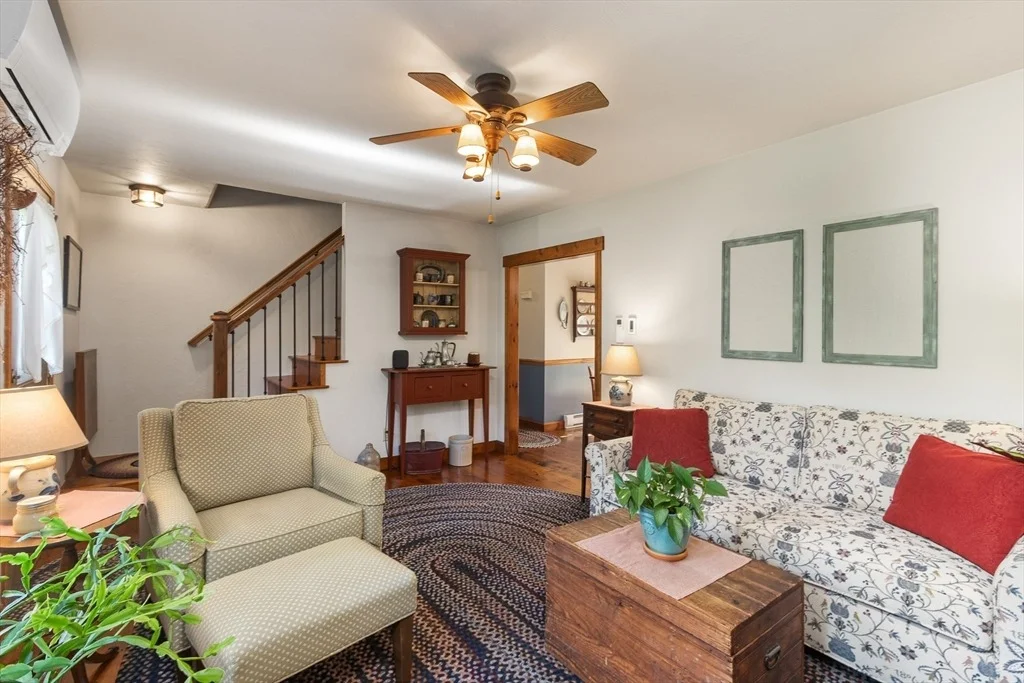 Photo of 298 Torrey Rd