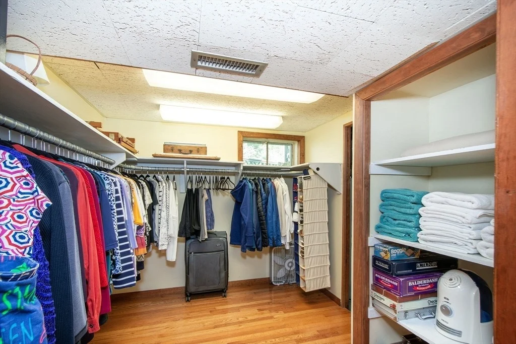 Photo of 18 Howland Cir