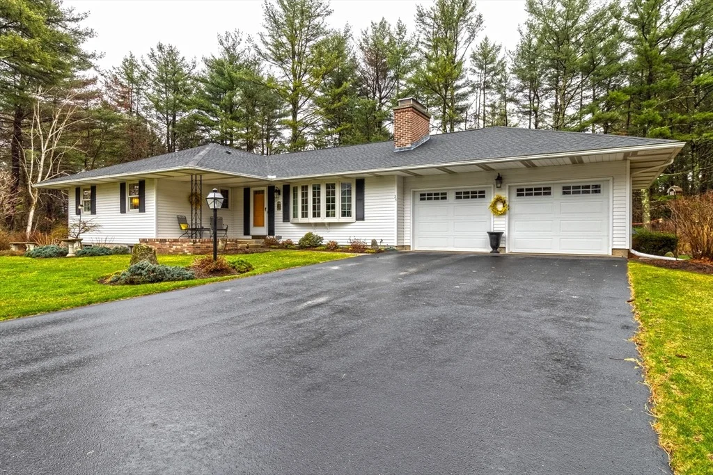 Photo of 25 Pinecrest Circle