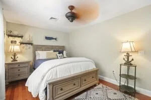 Photo of 5 Lancaster Ln
