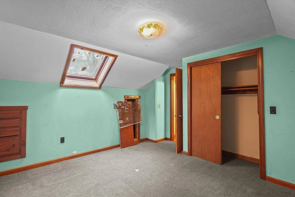 Photo of 601 Flathill Road