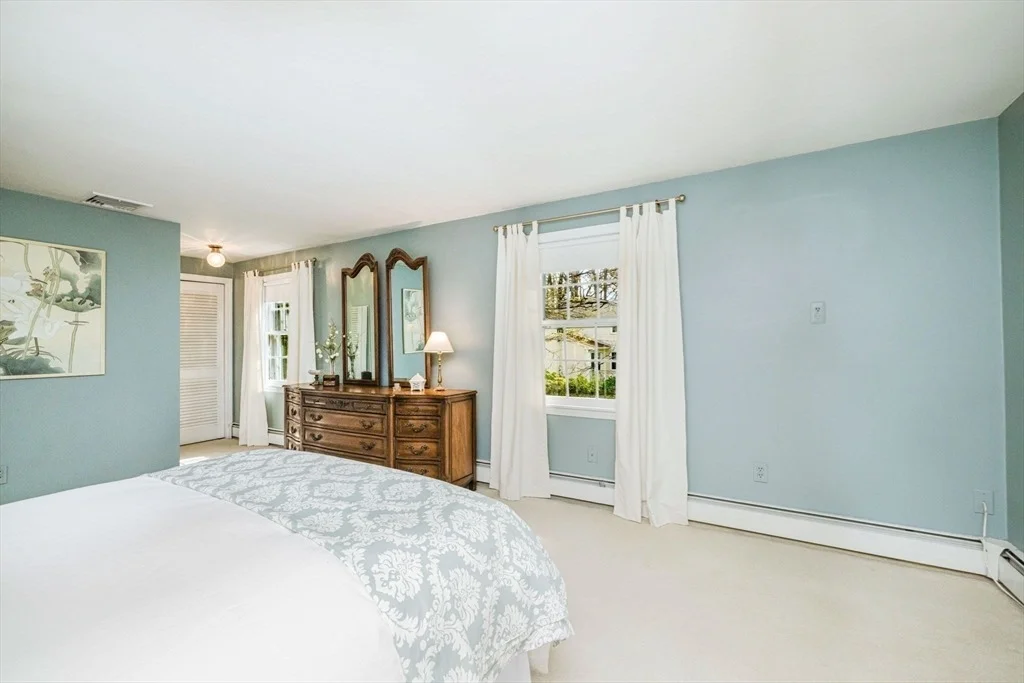 Photo of 146 Colonial Dr
