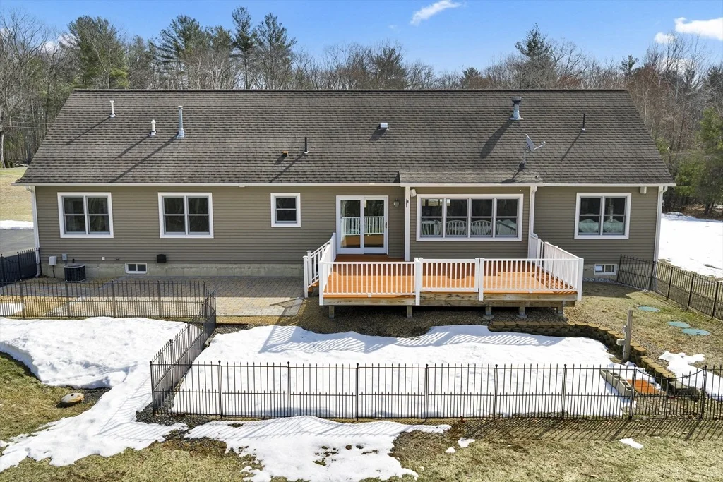 Photo of 2824 Greenwich Rd
