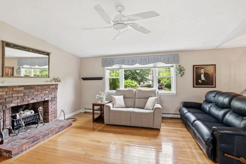 Photo of 17 Briggs Ave
